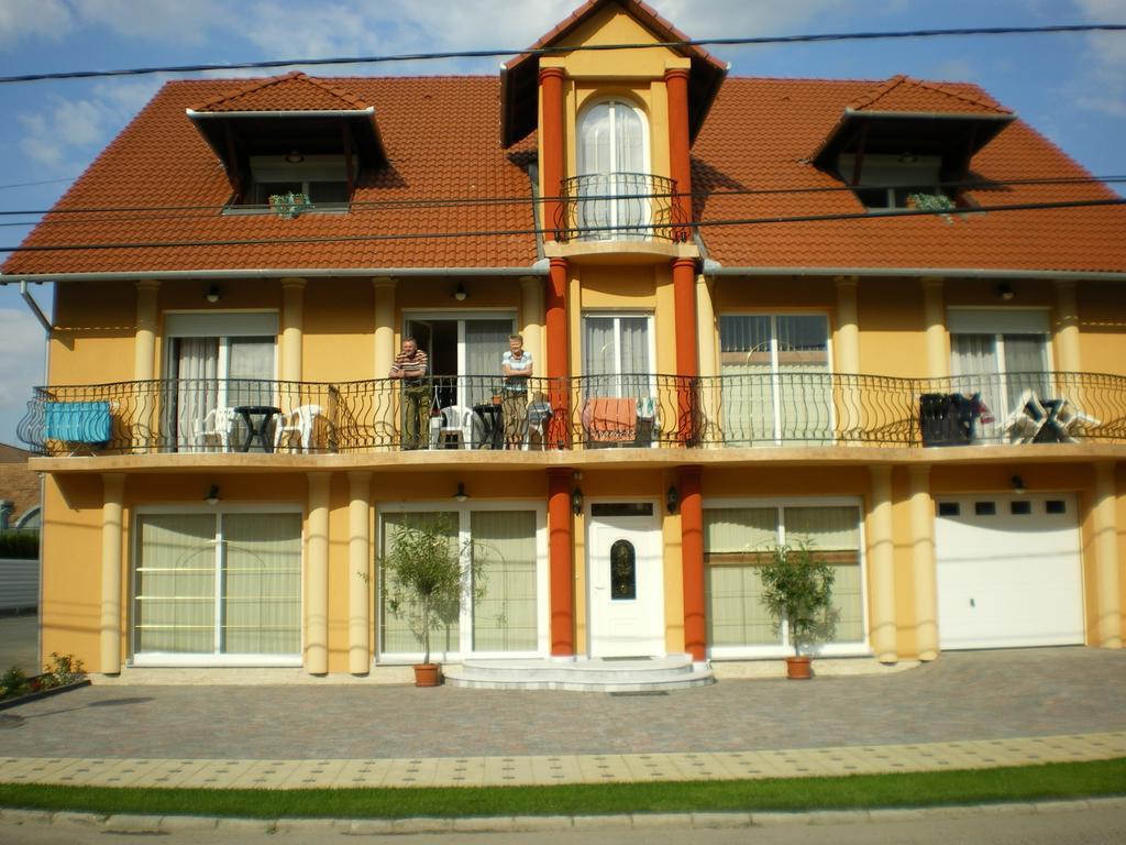 Mediterran-Apartmanok-Harkány Eksteriør billede